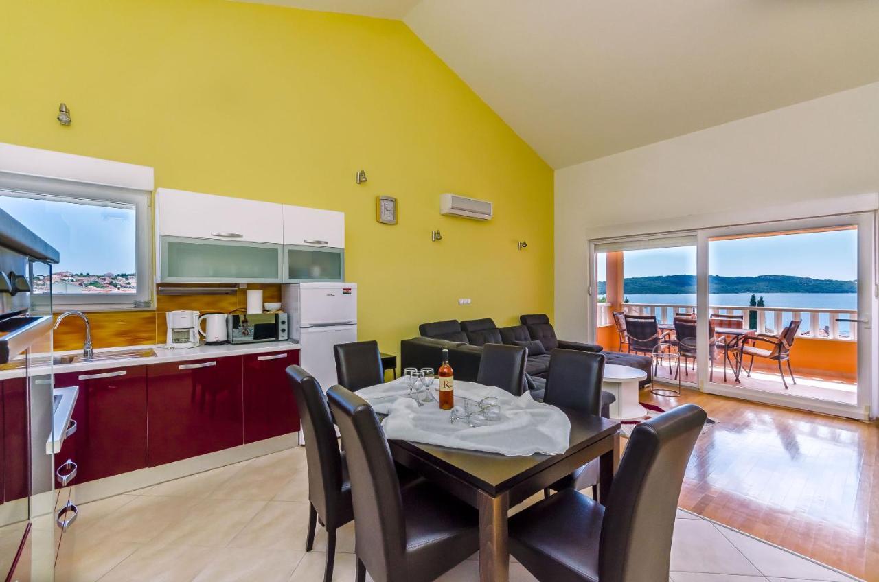 Apartments Melita Trogir Buitenkant foto